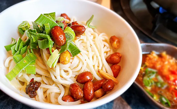 桃園青埔美食【怎麻辣頂級鴛鴦火鍋】麻辣鍋推薦