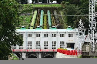 天送埤發電所設有四部發電機組，發電尾水則進入安農溪灌溉水圳系統
