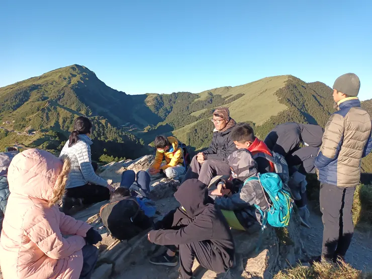 大地是學校、是教室、是書本，我們就活在書本裡。