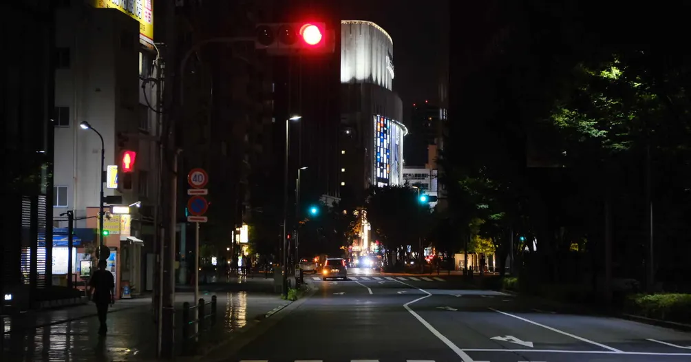 找一個地方坐下