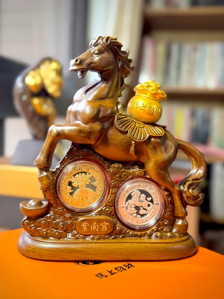 北漂。長住拍攝(後面背景是龍年錢母)