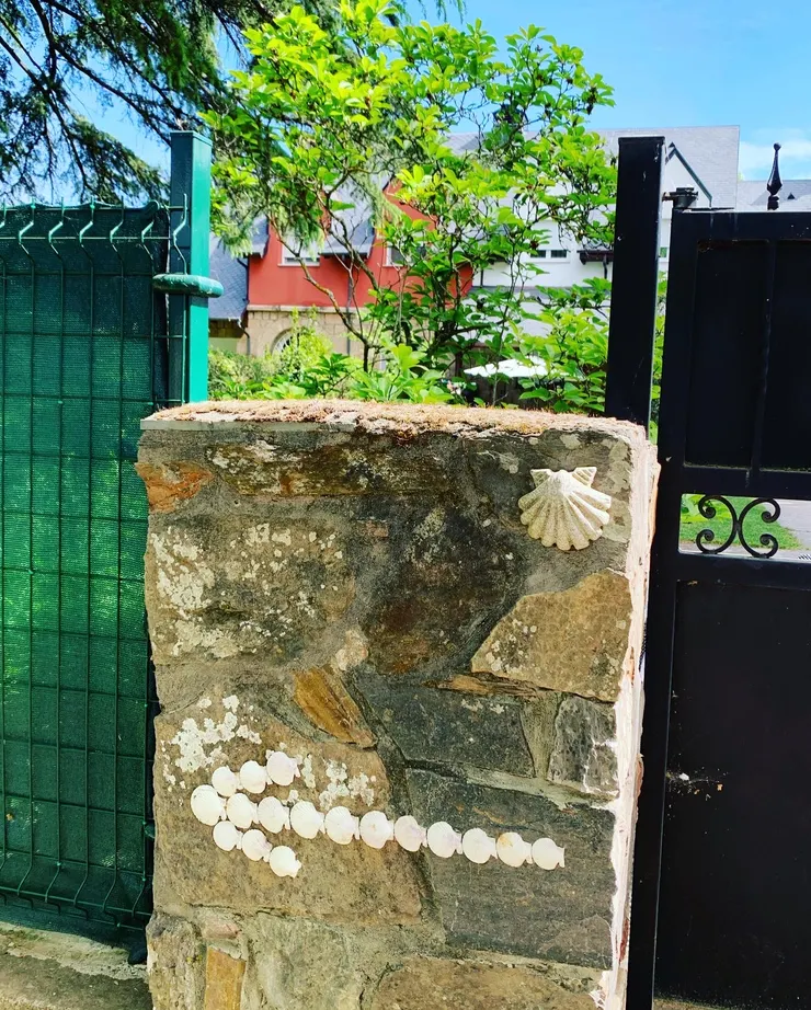 圖九:居民自製的朝聖者貝殼