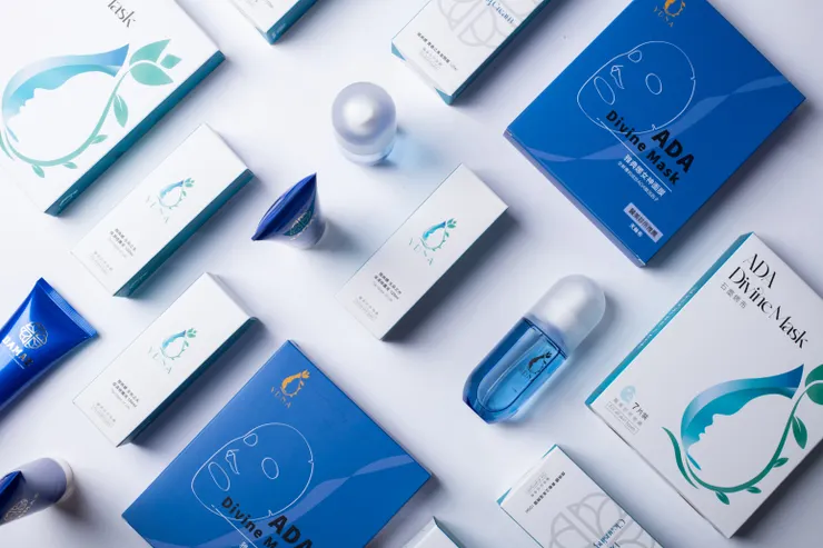 胺基酸潔顏霜、彈力青春露。YDNA雅典娜/提供