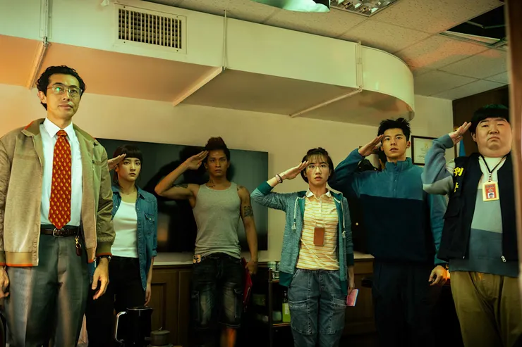 《正港分局》時而喜劇、時而嚴肅的風格混搭不佳（劇照取自Netflix）