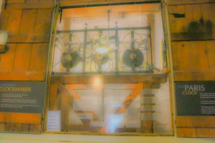 高塔內部的鐘樓介紹