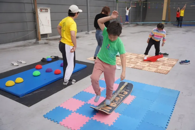 走繩板結合滑板特色