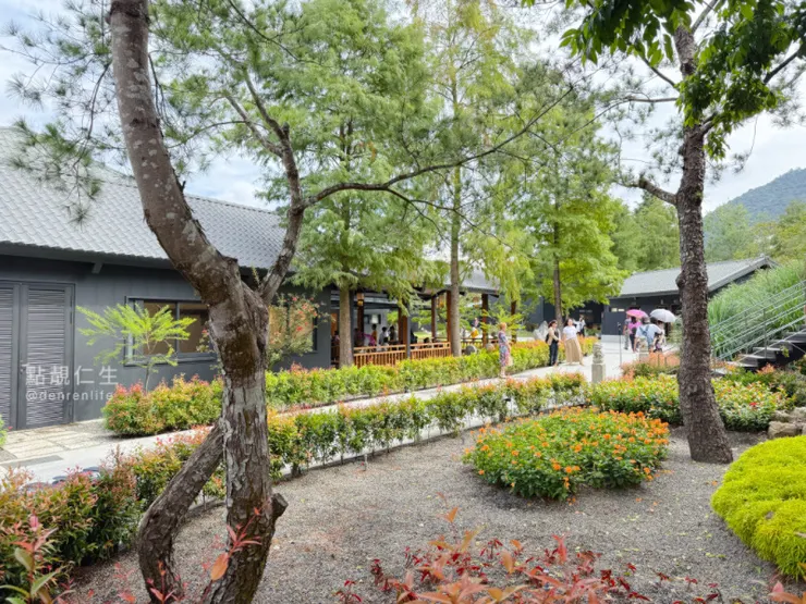 路口斜坡下來 就是餐廳｜南投國姓鄉 春秋山林