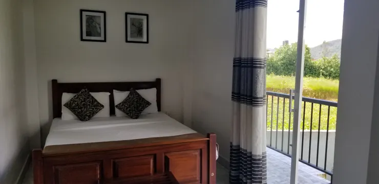 乾净的房間，還有一個露臺