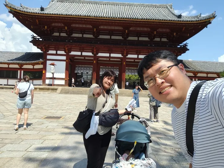 拍完照接著就往左走，可通往大佛殿的售票口