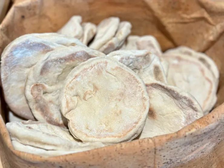 外觀平凡，卻會越吃越涮嘴的水潤餅