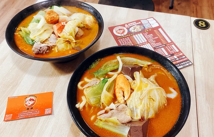 新莊美食推薦2025│四維夜市小吃【辣媽】麻辣/紅燒鴨血臭豆腐（麻辣燙）