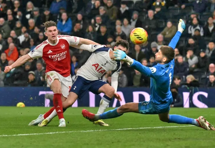 約基里斯梅開二度助阿仙奴大勝4:1