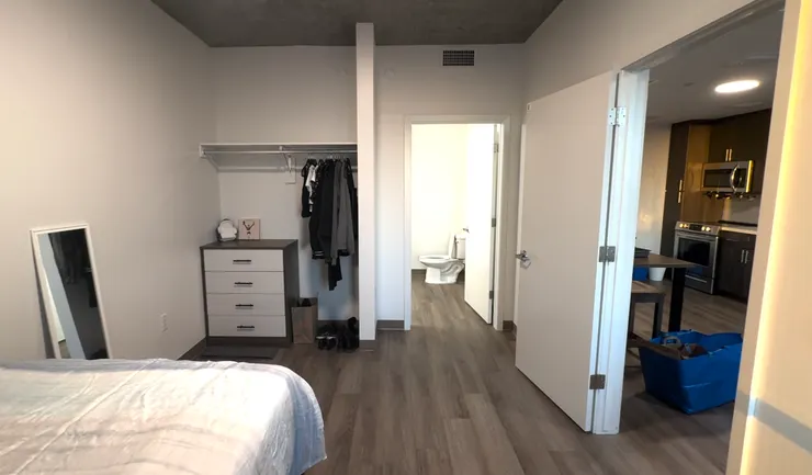 房間其實蠻大的