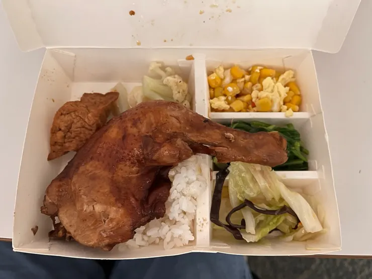滷雞腿飯少。