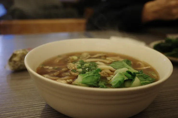 中午吃了碗暖心的牛肉麵