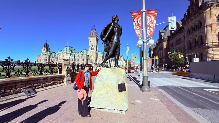 紀念「加拉哈德爵士」為救小女孩溺斃