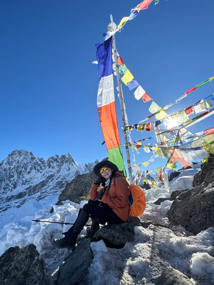 終於登上Gokyo Ri，累癱了！