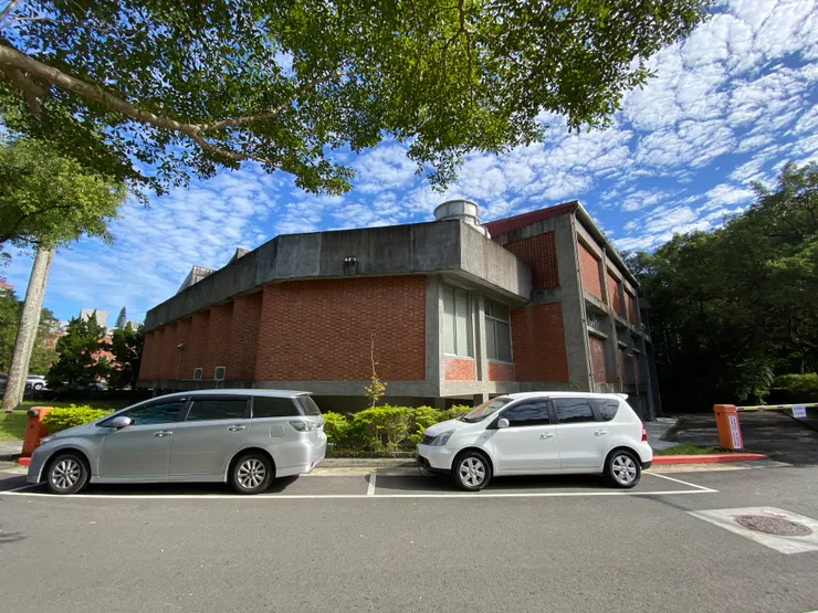 南側轉向西側的轉折變化