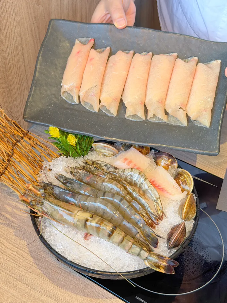 海大蝦七品鍋 690元