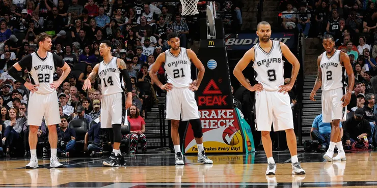 這不是巔峰的巨星團隊，而是一支靠秩序與默契取勝的球隊。