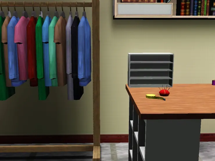 右邊那個依然是格格櫃哦，但遠鏡便變成這樣；也有針線包等。