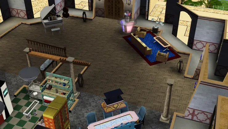 還有四個門口，東南西北各一個。