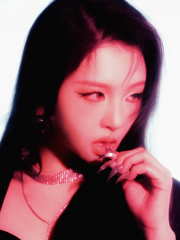 來源：official_kard @IG