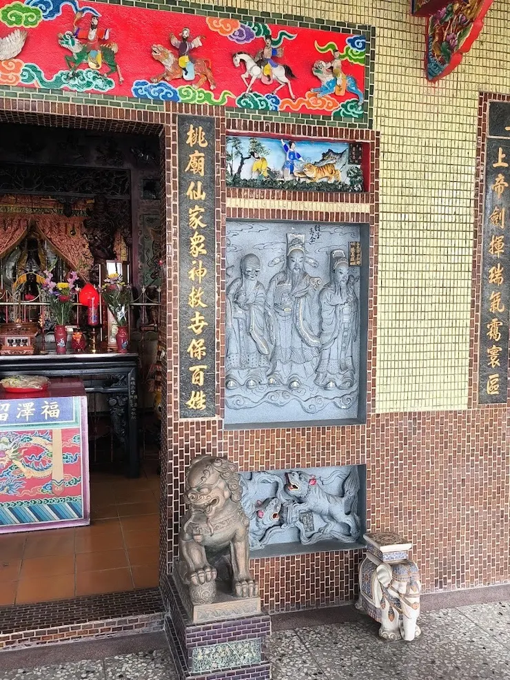 石獅與石雕之美（圖片截圖於網路）