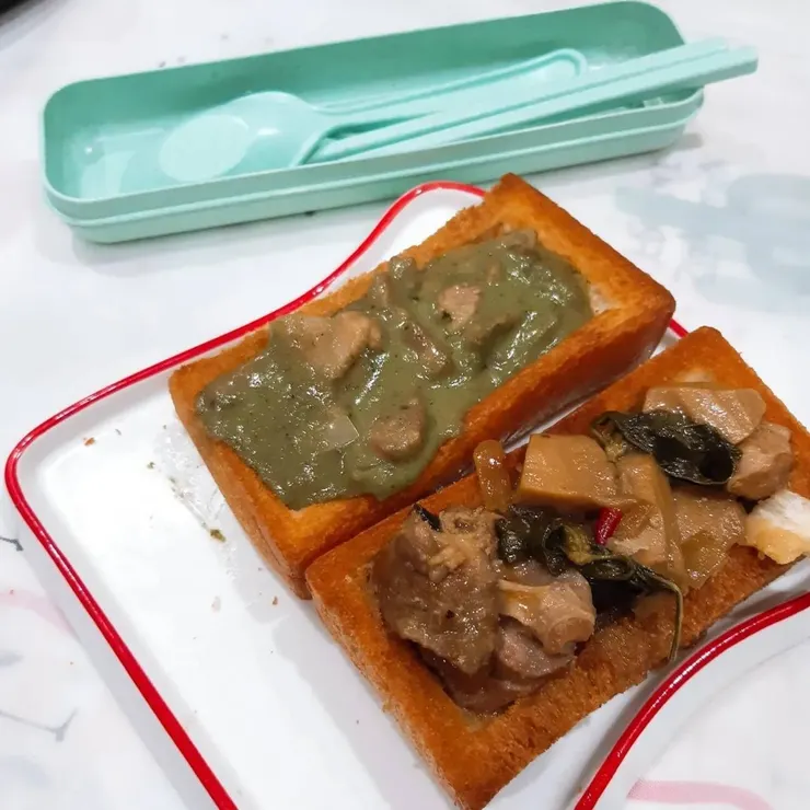 創意青醬(左)/ 台式三杯雞(右)