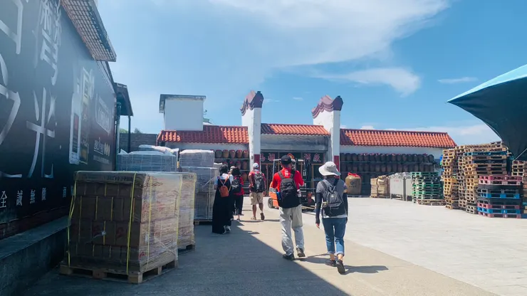 遊客基本上就是直接往最裡面展售區走。。
