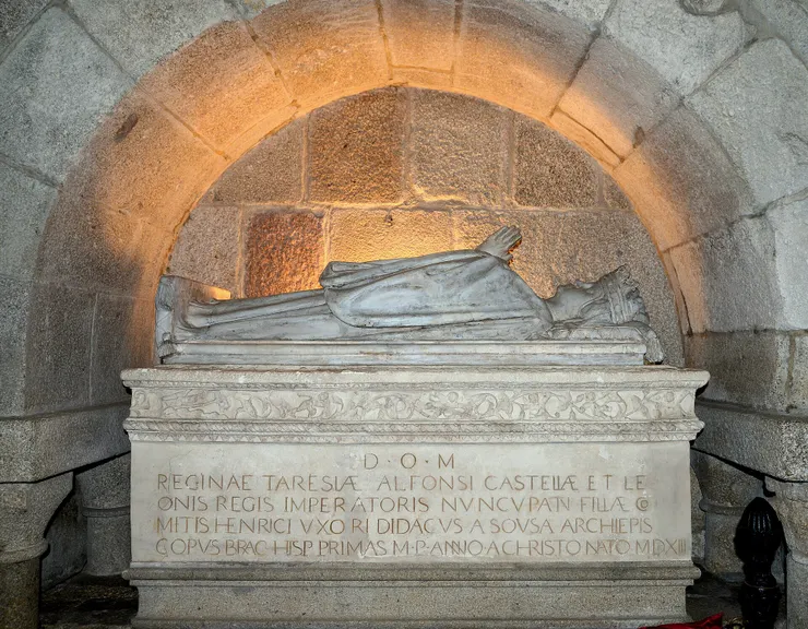 母親特雷莎在布拉加主教座堂的墓