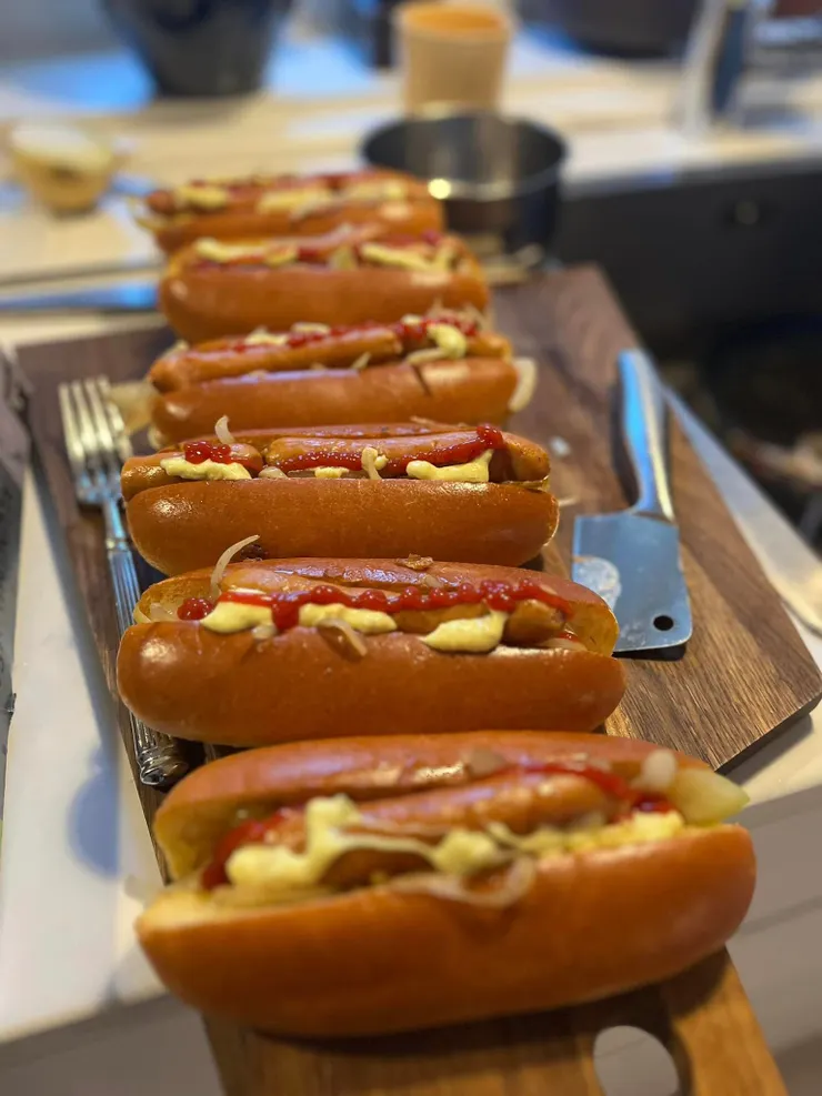 自製熱狗堡花費不到外食一半