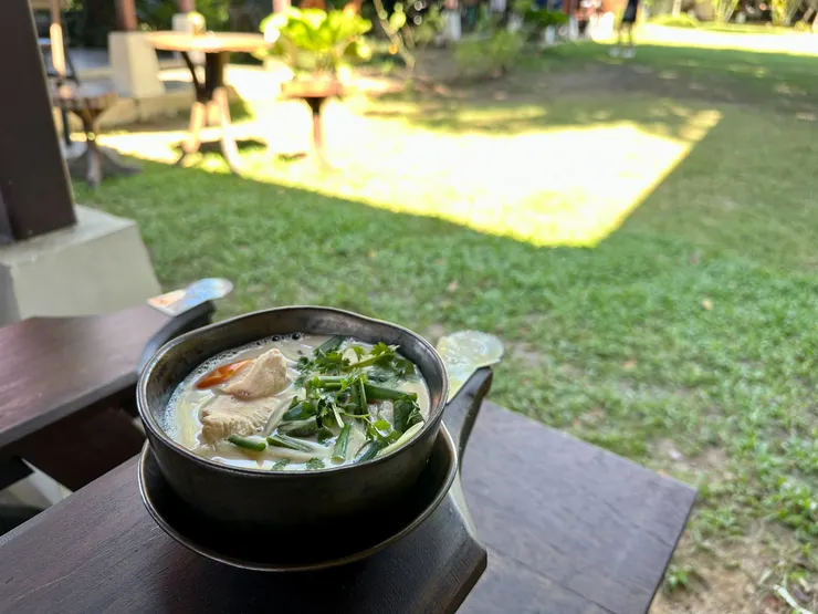 不免俗要手機先食