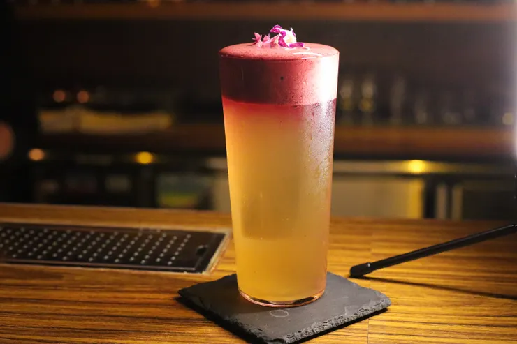 麥田懸日上面為莓果泡沫