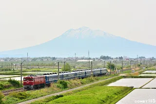 上行急行津軽駛過岩木山下