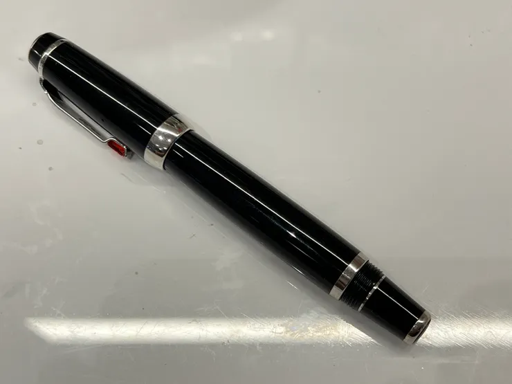 看起來很漂亮對吧，這TM假的🥲