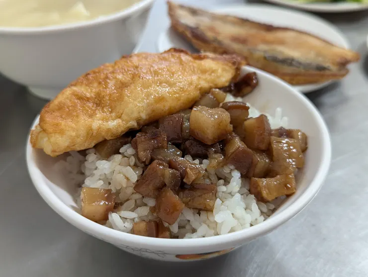 前金肉燥飯的肉燥飯的醬汁、小肉塊都相當優秀