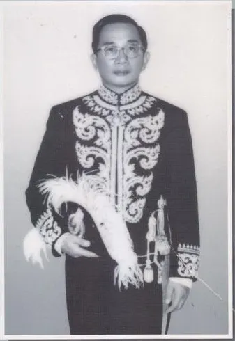 泰國駐馬大使許堤南肖像。-“อนุสรณ์ในงานพระราชทานดินฝังศพ นายฐิตินันท์ ณ ระนอง ท.ช.,ท.ม.,ต.จ.”封面，Khun Mae Wah Wah 舊書網 ร้านหนังสือเก่า - คุณแม่ wah-wah