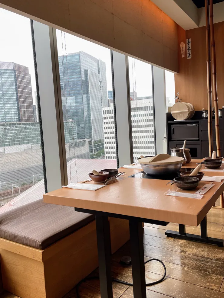 空間有夠美，可以看見窗外的銀座風景