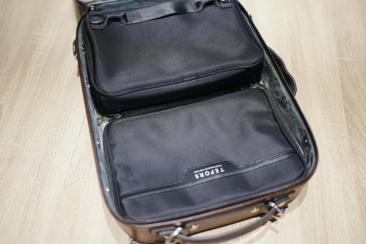 二個小背包裝入大背包