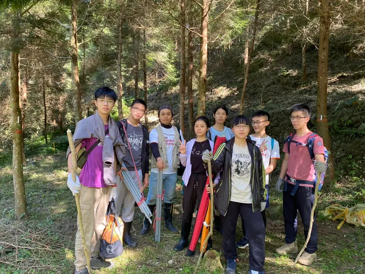 2022.11.13 因為敢做的關係，所以我就和森林系大三四的學長姐，一起去林業實習，了解樹木測量的步驟