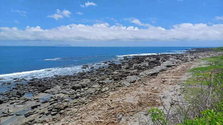 第二日在台東加路蘭遊憩區，天晴有雲。