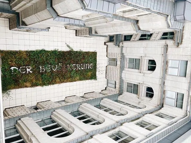 2023年6月於柏林國會大廈。/攝影：蝦那