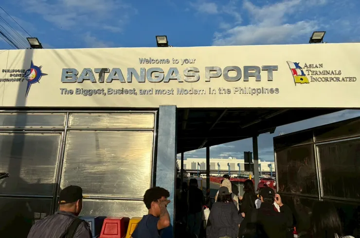 早上7點的Batangas City港口