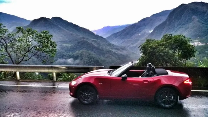 敞篷之樂! Mazda MX-5開箱, 山路操控試駕心得分享