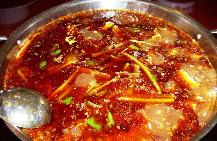 麻辣火鍋 ©Hawyih /wikipedia.com