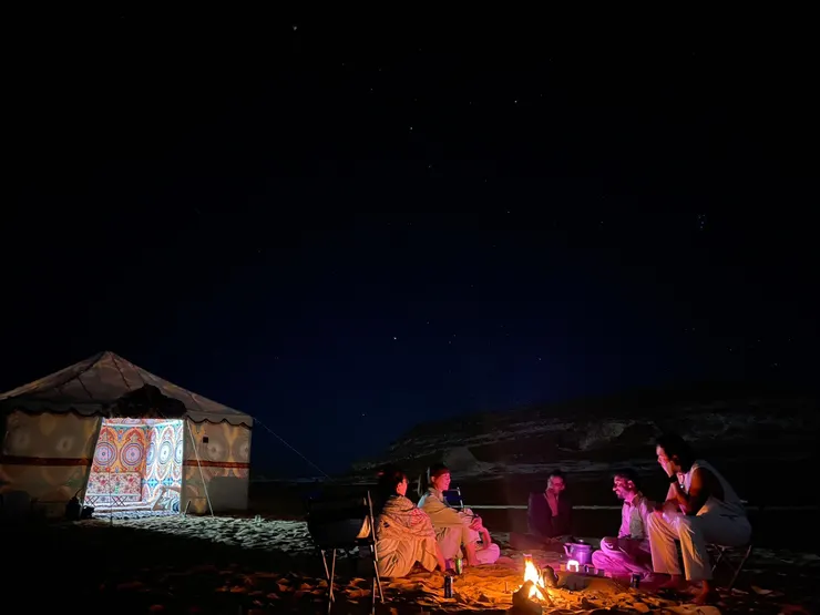 在Alaa跟助手的照顧下,我們只需放任感官接受沙漠與自己,其它的事都不是我們的事。