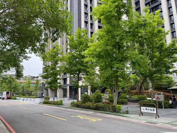 萬盛溪流往南方莊園社區