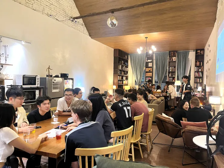 齊文藝室每週一晚上都有語言交換活動,能認識外國和臺灣的新朋友.