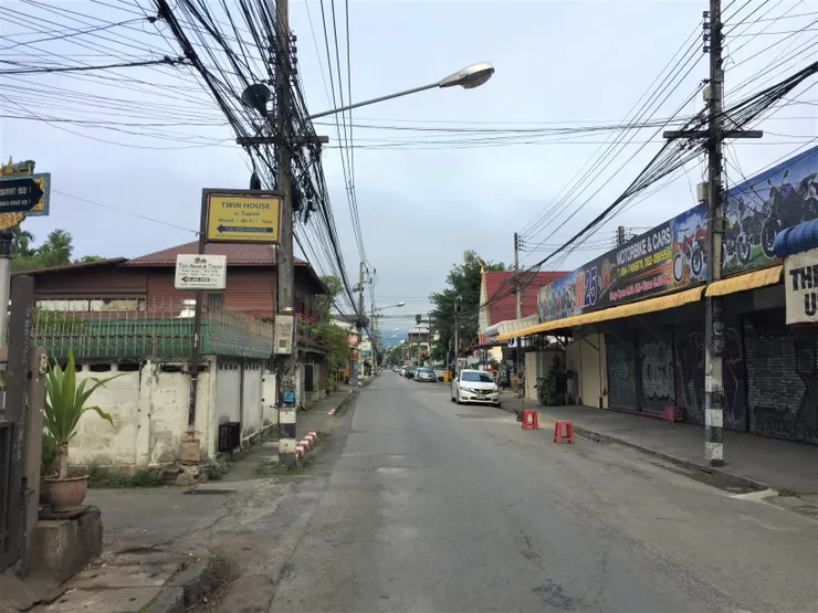 早上七點的清邁街道